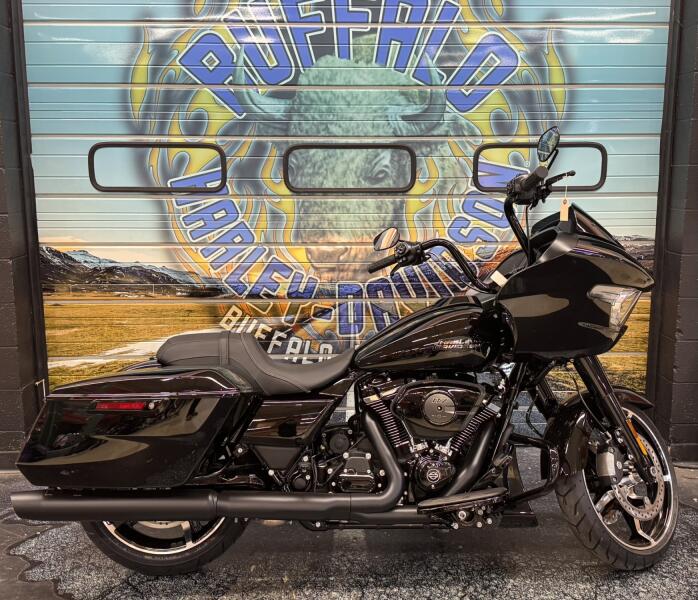 2026 Harley-Davidson® Road Glide® Vivid Black Black Trim