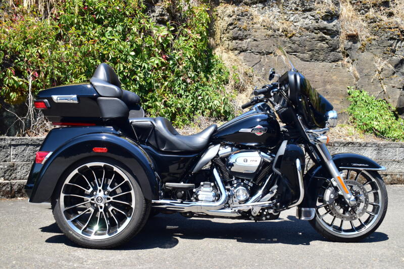 2025 Harley-Davidson® Tri Glide® Ultra FLHTCUTG
