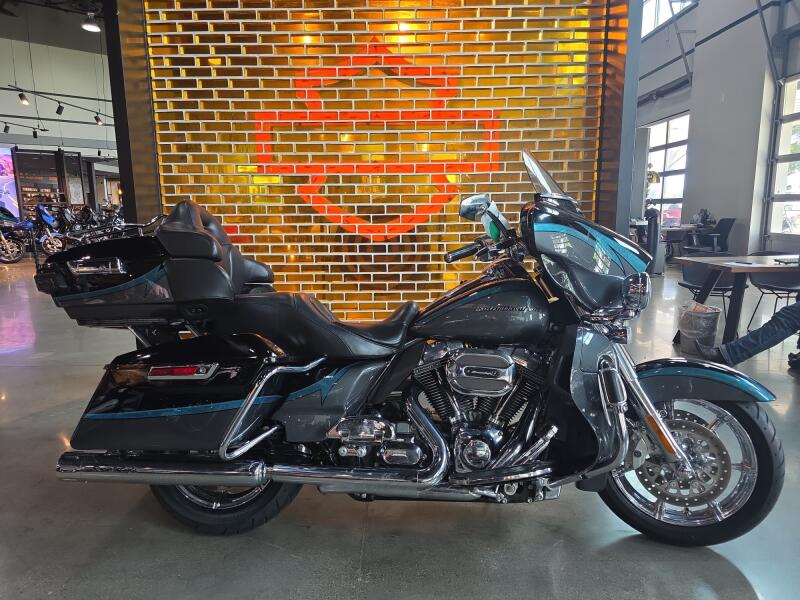 Harley-Davidson® CVO™ Ultra Limited 2015