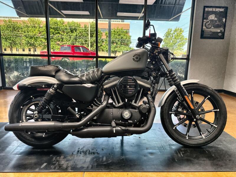 2020 Harley-Davidson® Iron 883™ Barracuda Silver Denim