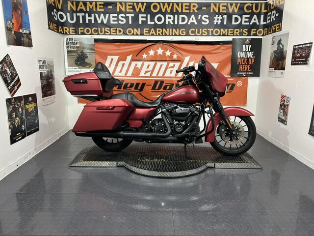 FLHXS 2019 Street Glide® Special
