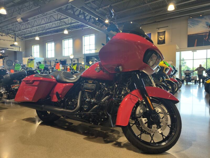 2022 Harley-Davidson® Road Glide® Special Redline Red - Black Finish