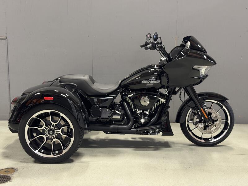 FLTRT 2026 Road Glide 3