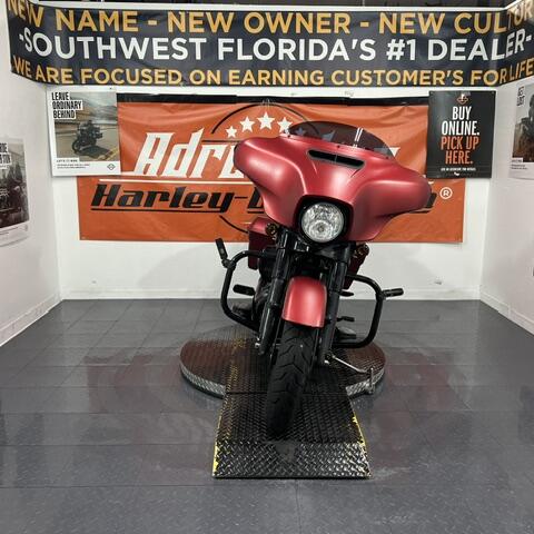 FLHXS 2019 Street Glide® Special thumb 2