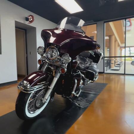 2005 Harley-Davidson® Road King® Classic BLACK CHERRY W/PINSTRIPE thumb 3