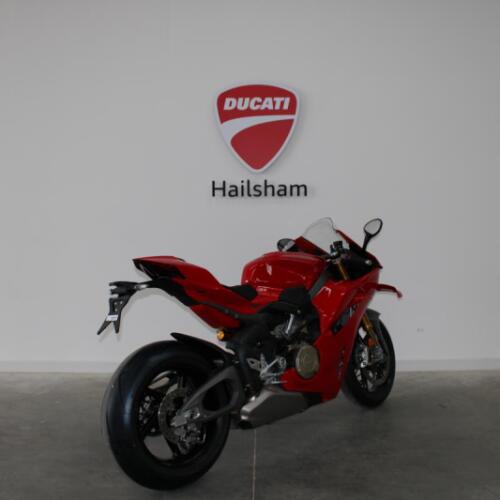 Ducati Panigale V4S, Brand New and Unregistered, Ducati Red, 0 miles thumb 2