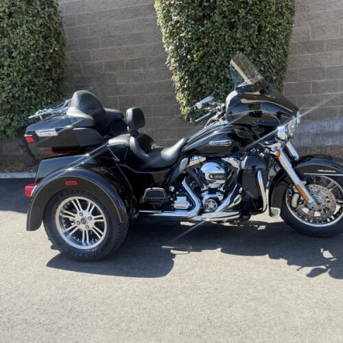 FLHTCUTG 2014 Tri Glide® Ultra thumb 2