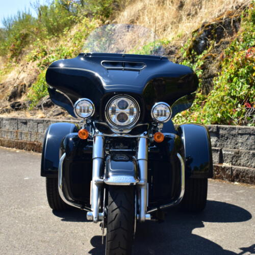 2025 Harley-Davidson® Tri Glide® Ultra FLHTCUTG thumb 1