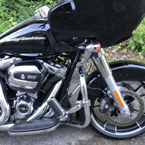 2020 Harley-Davidson® Road Glide® Vivid Black thumb 3