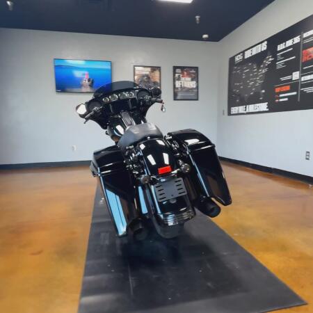 2023 Harley-Davidson® Street Glide® Special Vivid Black - Black Finish thumb 2