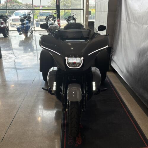 2026 Harley-Davidson® Street Glide 3 Limited Dark Billiard Gray Black Trim thumb 2