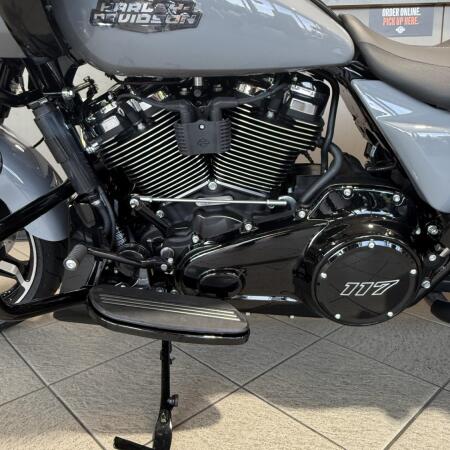 FLTRX 2026 Road Glide® thumb 1
