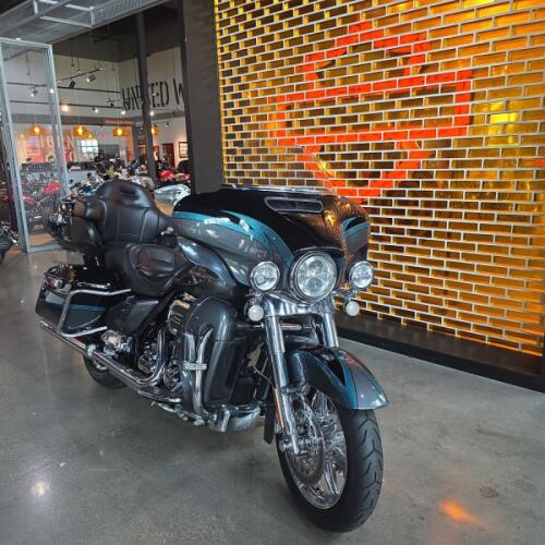 Harley-Davidson® CVO™ Ultra Limited 2015 thumb 3