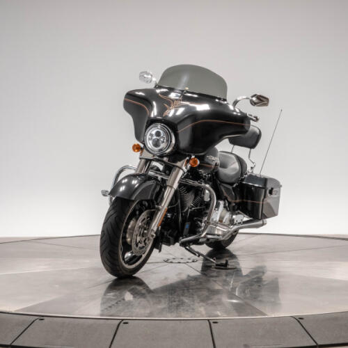 2013 HARLEY-DAVIDSON FLHX STREET GLIDE in Vivid Black w/pinstripe thumb 1