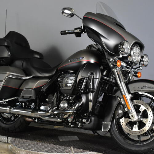 2019 Harley-Davidson® Ultra Limited Industrial Gray Denim/Black Denim thumb 2