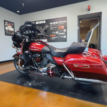 2019 Harley-Davidson® Ultra Limited WKDRED/TWTDCHRY W/PINSTRIPE thumb 1
