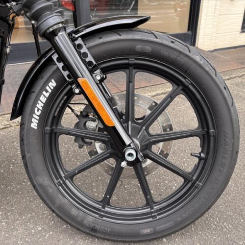 2018 Harley-Davidson® Iron 1200™ Vivid Black thumb 1