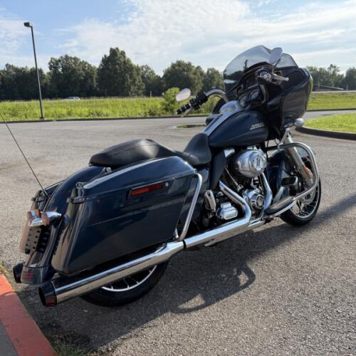 2016 Harley-Davidson® Road Glide® Special Custom Colour Cosmic Blue Pearl thumb 2