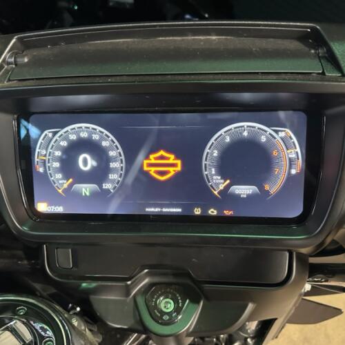2025 Harley-Davidson® Street Glide® Ultra Vivid Black Chrome Trim thumb 1