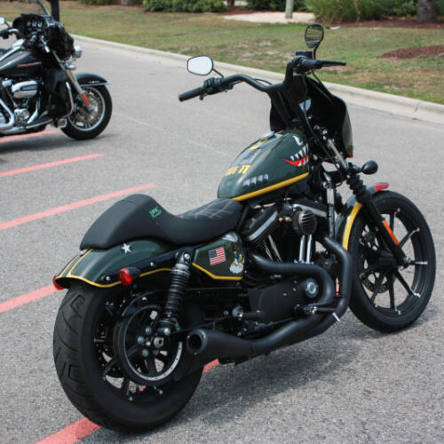 2016 Harley-Davidson® Iron 883™ XL 883N thumb 2