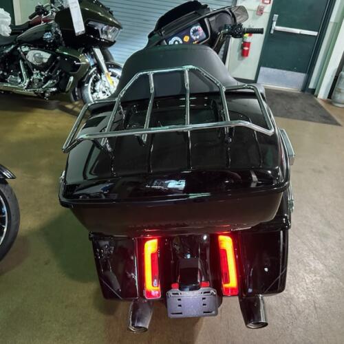 2025 Harley-Davidson® Street Glide® Ultra Vivid Black Chrome Trim thumb 0