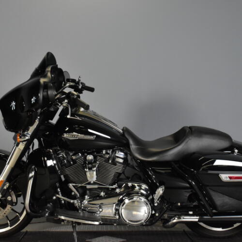 2022 Harley-Davidson<sup>®</sup> Street Glide<sup>®</sup> FLHX thumb 0