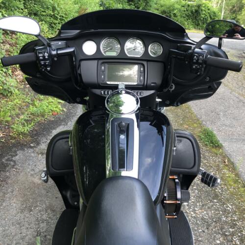 2016 Harley-Davidson® Electra Glide® Ultra Classic® Low Vivid Black thumb 0