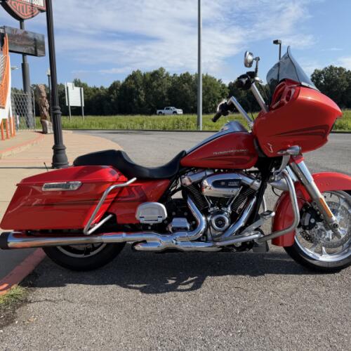 2017 Harley-Davidson® Road Glide® Special Custom Colour Laguna Orange thumb 3