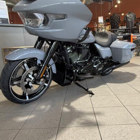 FLTRX 2026 Road Glide® thumb 2