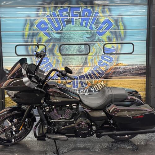 2026 Harley-Davidson® Road Glide® Vivid Black Black Trim thumb 3