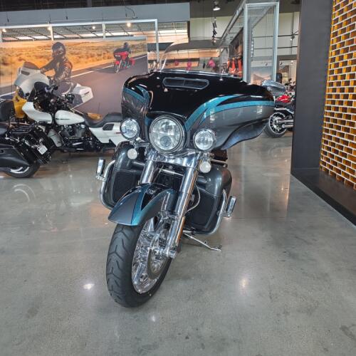 Harley-Davidson® CVO™ Ultra Limited 2015 thumb 2