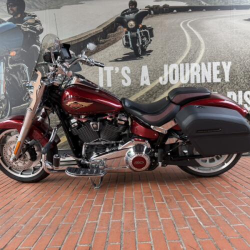 2023 Harley-Davidson® Fat Boy® 114 Heirloom Red Fade thumb 3