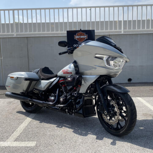 2025 Harley-Davidson® CVO™ Road Glide™ ST thumb 1