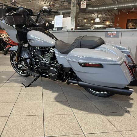 FLTRX 2026 Road Glide® thumb 3