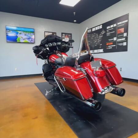 2019 Harley-Davidson® Ultra Limited WKDRED/TWTDCHRY W/PINSTRIPE thumb 0