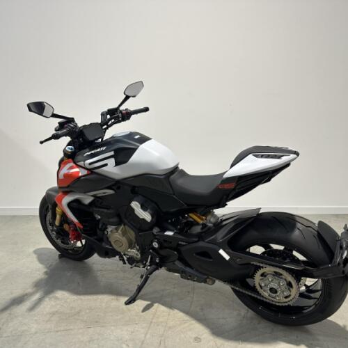 Ducati Diavel V4RS, Brand New and Unregistered, 0 miles, RS Livery thumb 0