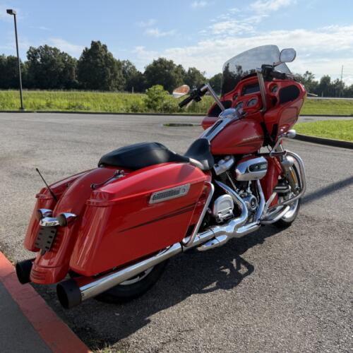 2017 Harley-Davidson® Road Glide® Special Custom Colour Laguna Orange thumb 2