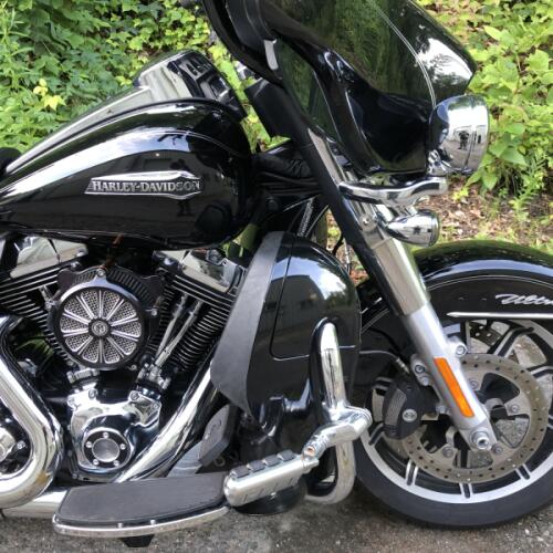 2016 Harley-Davidson® Electra Glide® Ultra Classic® Low Vivid Black thumb 3