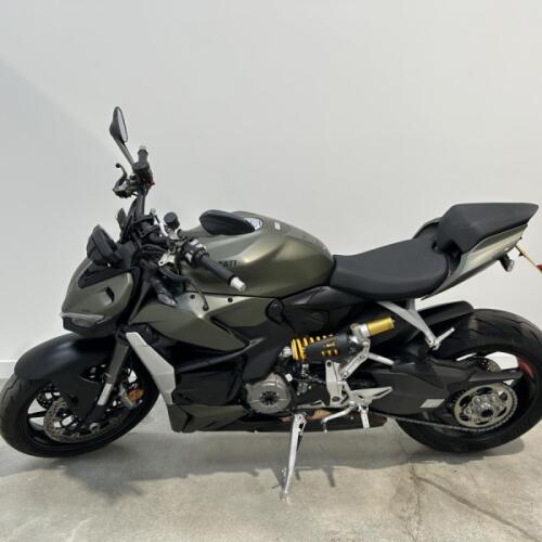 Ducati Streetfighter V2, 2023 Model, 2900 miles, Storm Green Livery thumb 0
