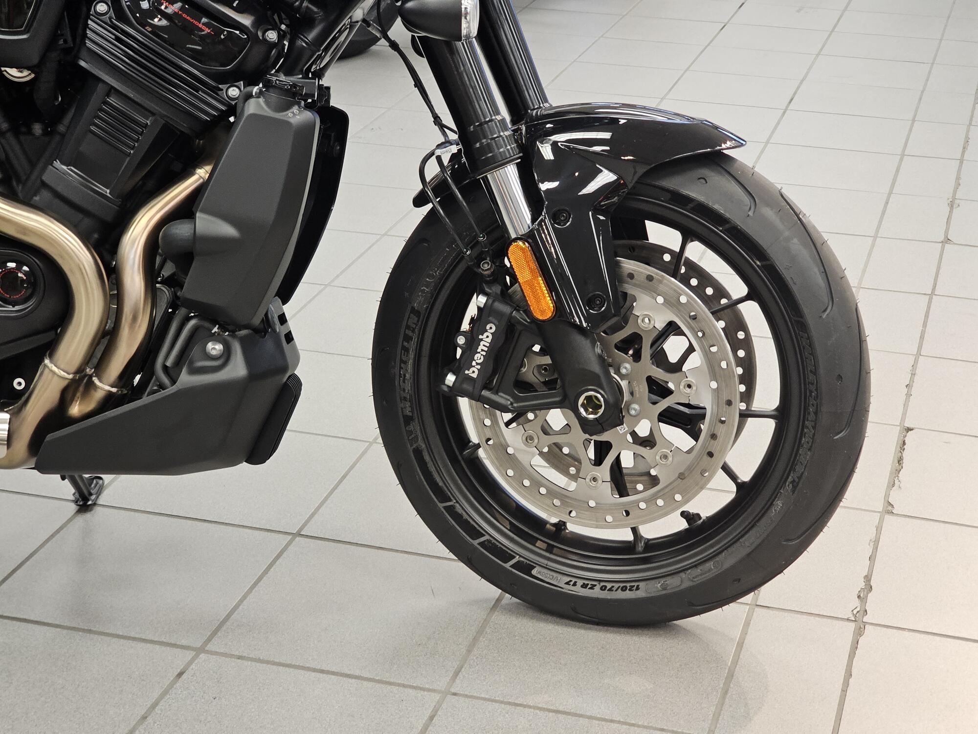 RA1250ST 2026 Pan America® 1250 ST, photo 10