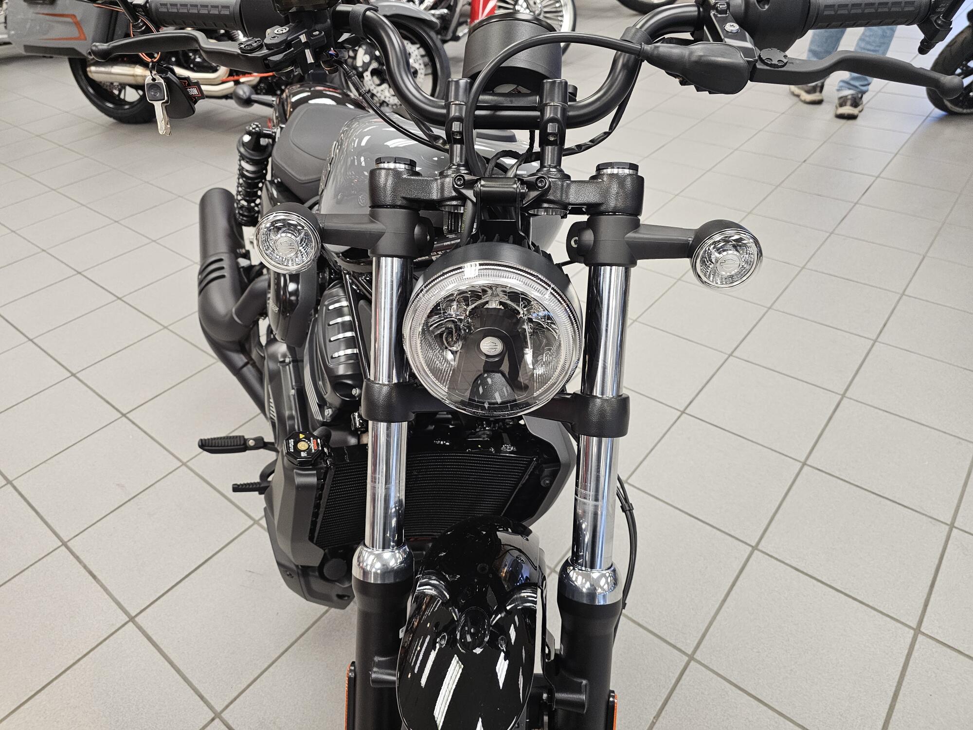 RH975 2026 Nightster®, photo 18