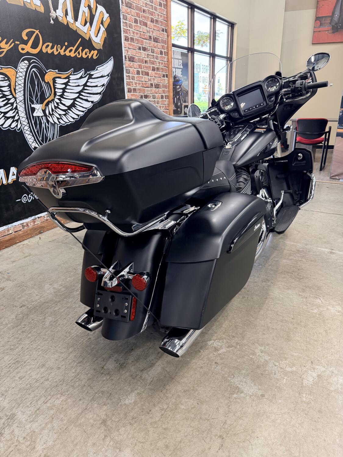 2020 Indian Motorcycle Roadmaster® Dark Horse® N20TKDBBAH, photo 8
