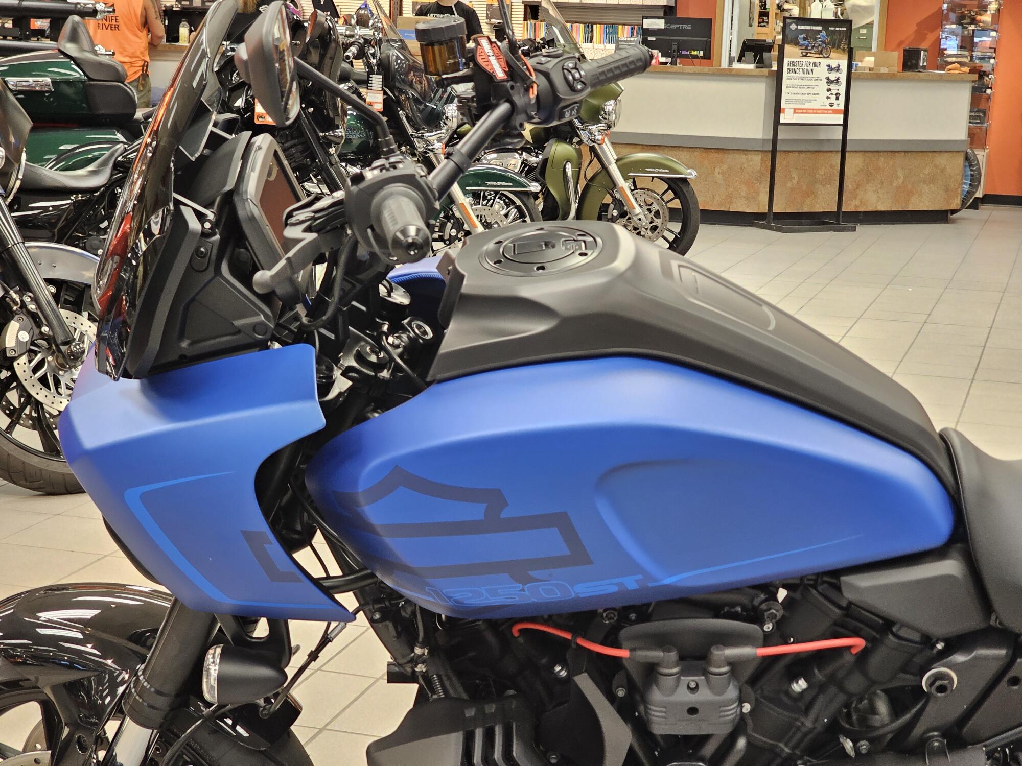 RA1250ST 2026 Pan America® 1250 ST, photo 13