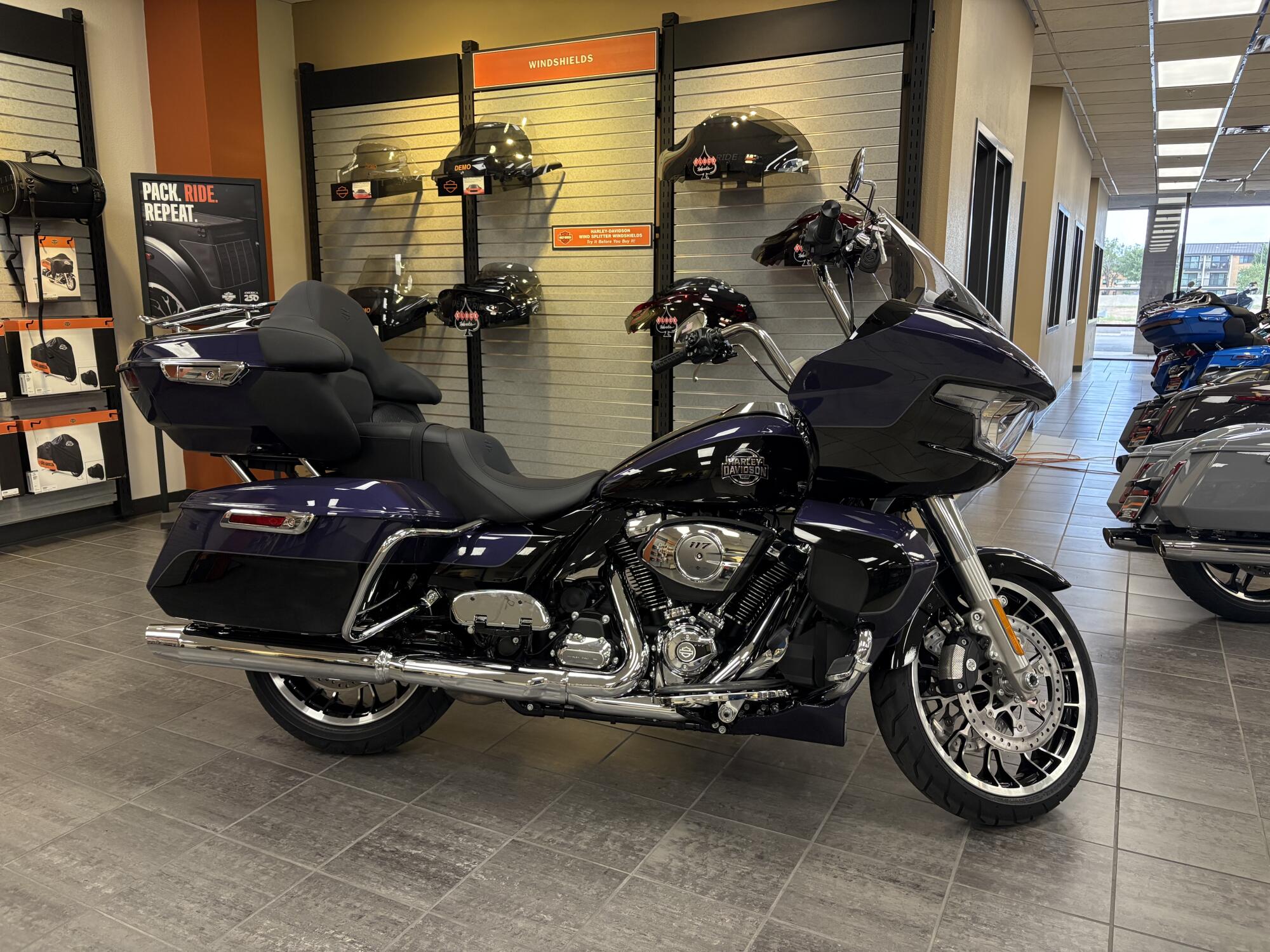 2026 Harley-Davidson® Road Glide Limited Purple Abyss / Vivid Black 