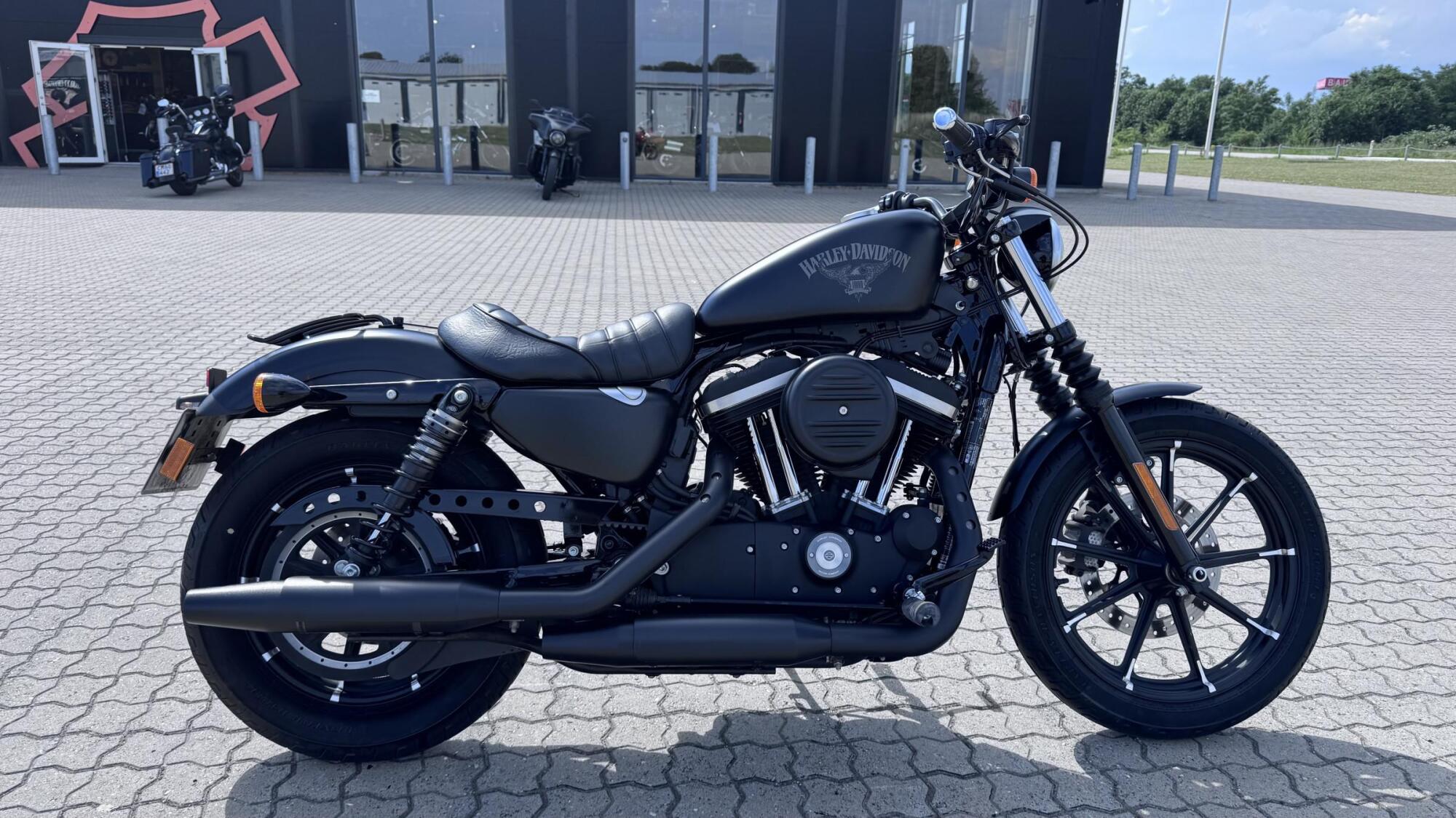 XL883N Iron 883™
