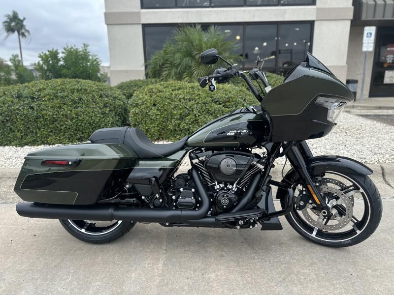 2026 Harley-Davidson® Road Glide® Olive Steel Metallic / Vivid Black Black Trim