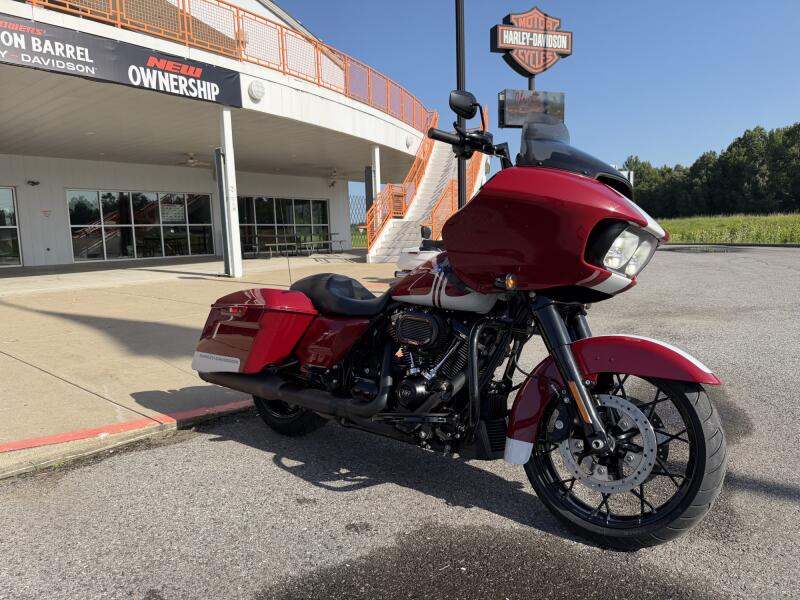 2020 Harley-Davidson® Road Glide® Special Billiard Red/Stone Washed White
