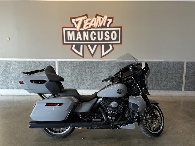 2026 Harley-Davidson® Street Glide Limited FLHXL