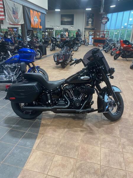 2024 Harley-Davidson® Heritage Classic 114