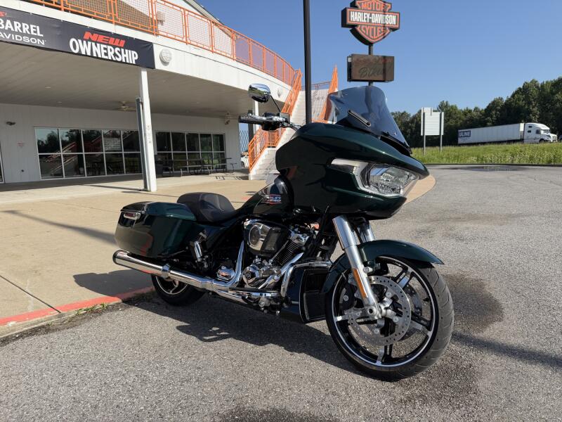 2024 Harley-Davidson® Road Glide® Alpine Green